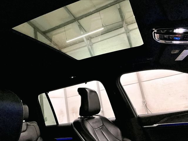 Used 2021 Jeep Grand Cherokee L Overland w/ Luxury Tech Group IV AWD/4WD image 21