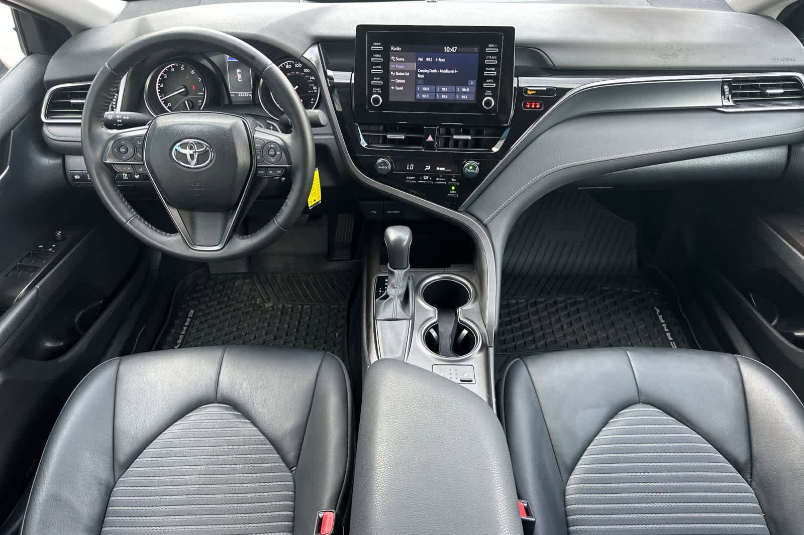 Used 2024 Toyota Camry SE FWD image 3