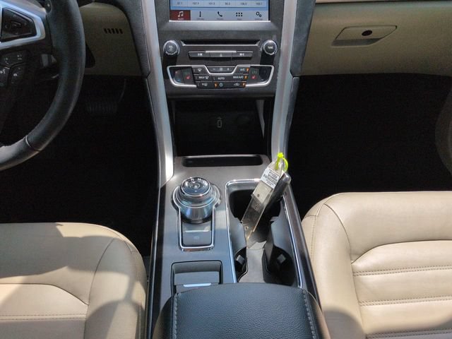 Certified 2018 Ford Fusion SE w/ Fusion SE Technology Package FWD image 22