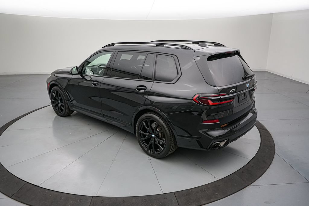 Used 2024 BMW X7 xDrive40i w/ M Sport Package AWD/4WD image 6