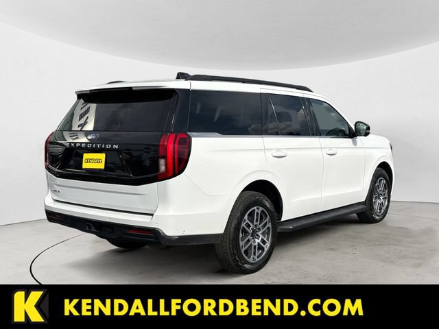 Certified 2025 Ford Expedition Active AWD/4WD image 5