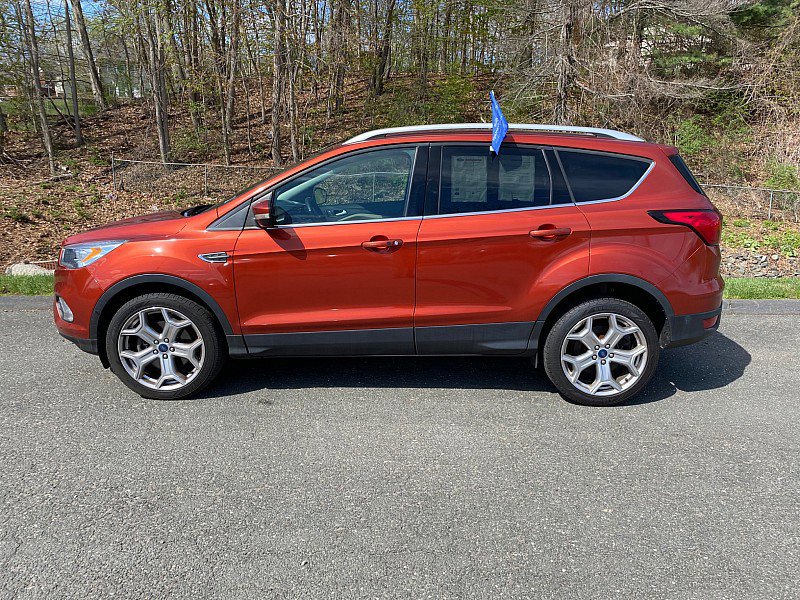 Certified 2019 Ford Escape Titanium AWD/4WD image 2