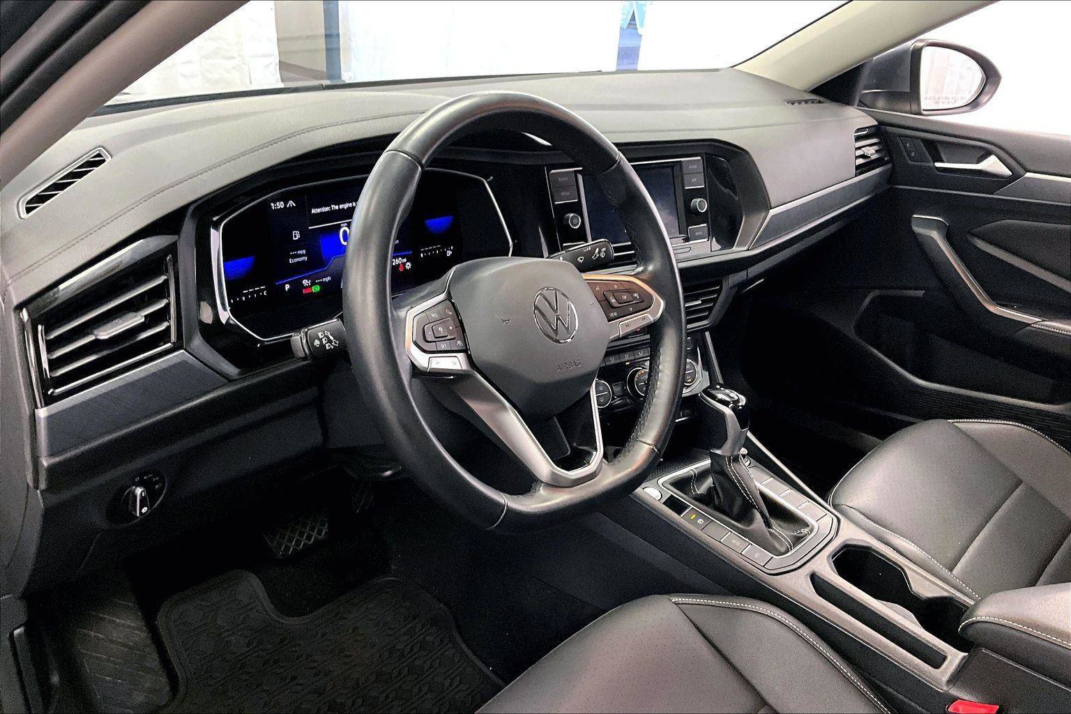 Used 2022 Volkswagen Jetta SE image 12