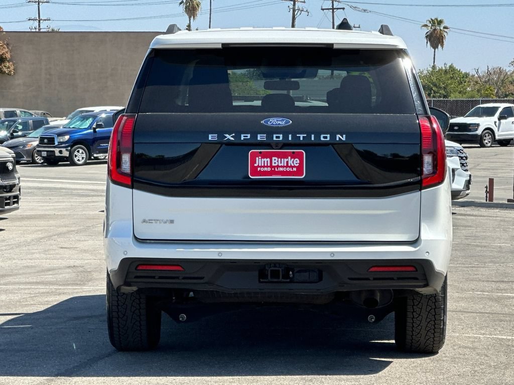 Certified 2025 Ford Expedition Active RWD image 4