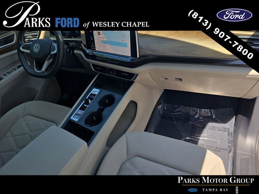 Used 2025 Volkswagen Atlas SE FWD image 9