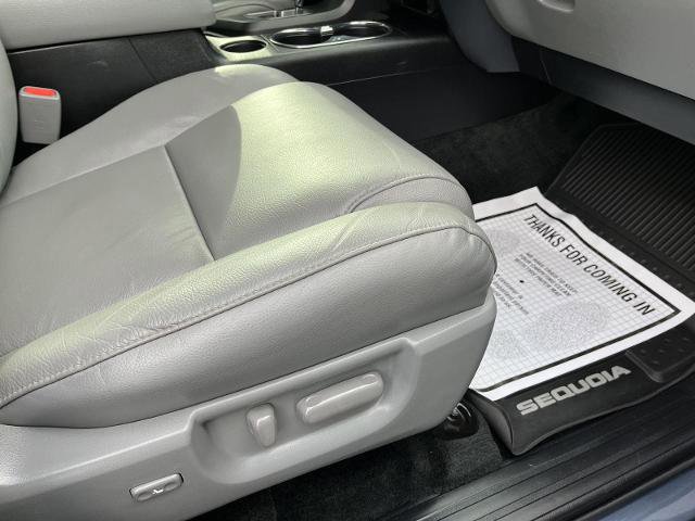 Used 2018 Toyota Sequoia Limited w/ Safety & Convenience Package image 15