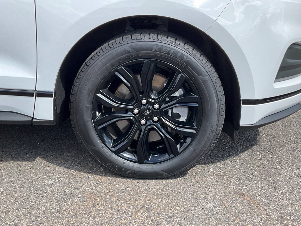Certified 2024 Ford Edge SE w/ Black Appearance Package AWD/4WD image 21