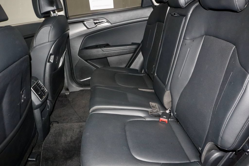 Used 2025 Kia Sportage EX AWD/4WD image 23
