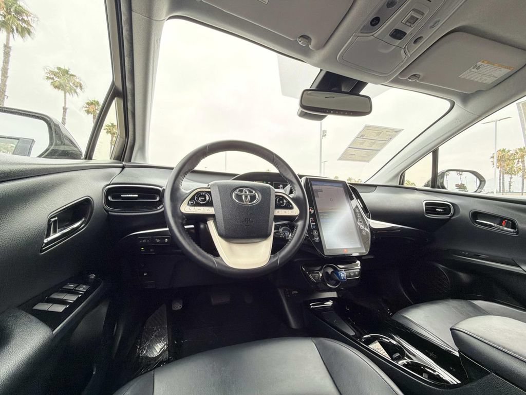 Used 2019 Toyota Prius Prime Advanced FWD image 16