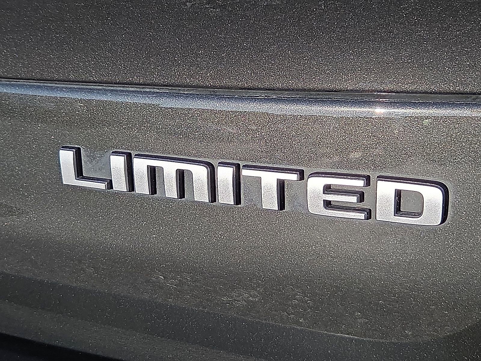 Used 2025 Jeep Grand Cherokee L Limited w/ Trailer Tow Package AWD/4WD image 9