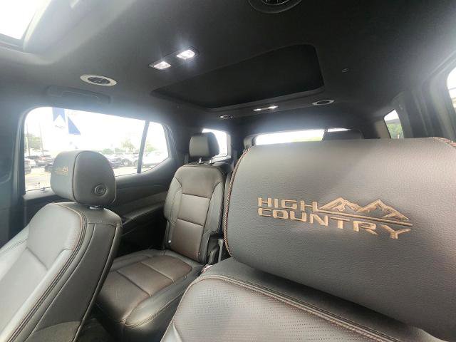 Used 2023 Chevrolet Traverse High Country FWD image 17