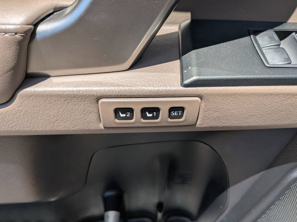 Used 2023 Lexus GX 460 Premium w/ Premium Package AWD/4WD image 18