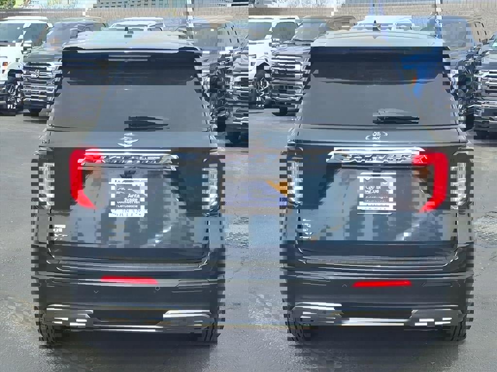 Certified 2022 Ford Explorer XLT w/ Equipment Group 202A image 4