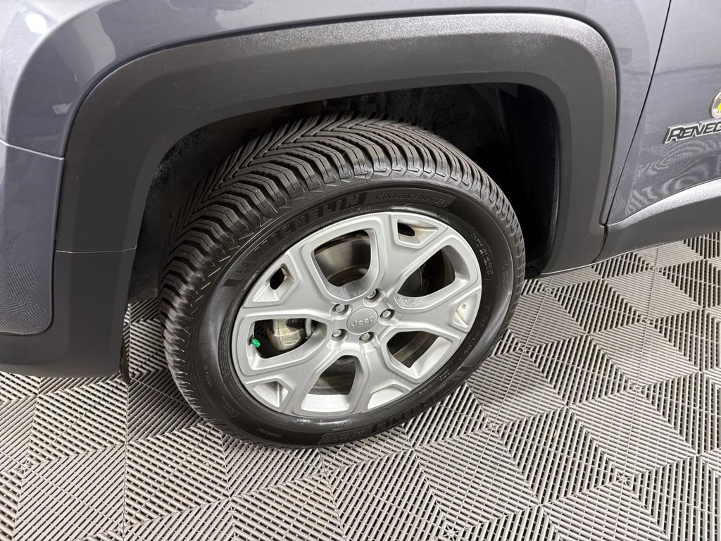 Used 2022 Jeep Renegade Limited AWD/4WD image 9