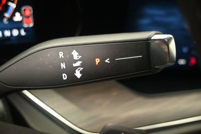 Used 2025 Chevrolet Suburban Z71 AWD/4WD image 14