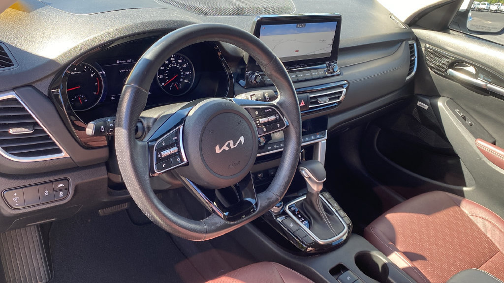 Used 2022 Kia Seltos SX w/ Sunroof Package AWD/4WD image 15