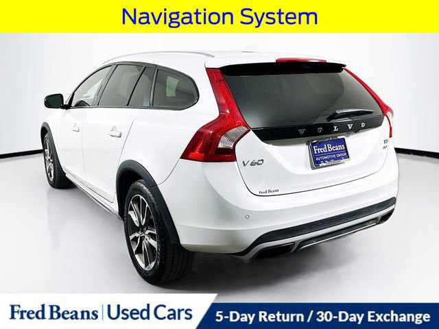 Used 2017 Volvo V60 T5 Cross Country w/ Convenience Package image 3