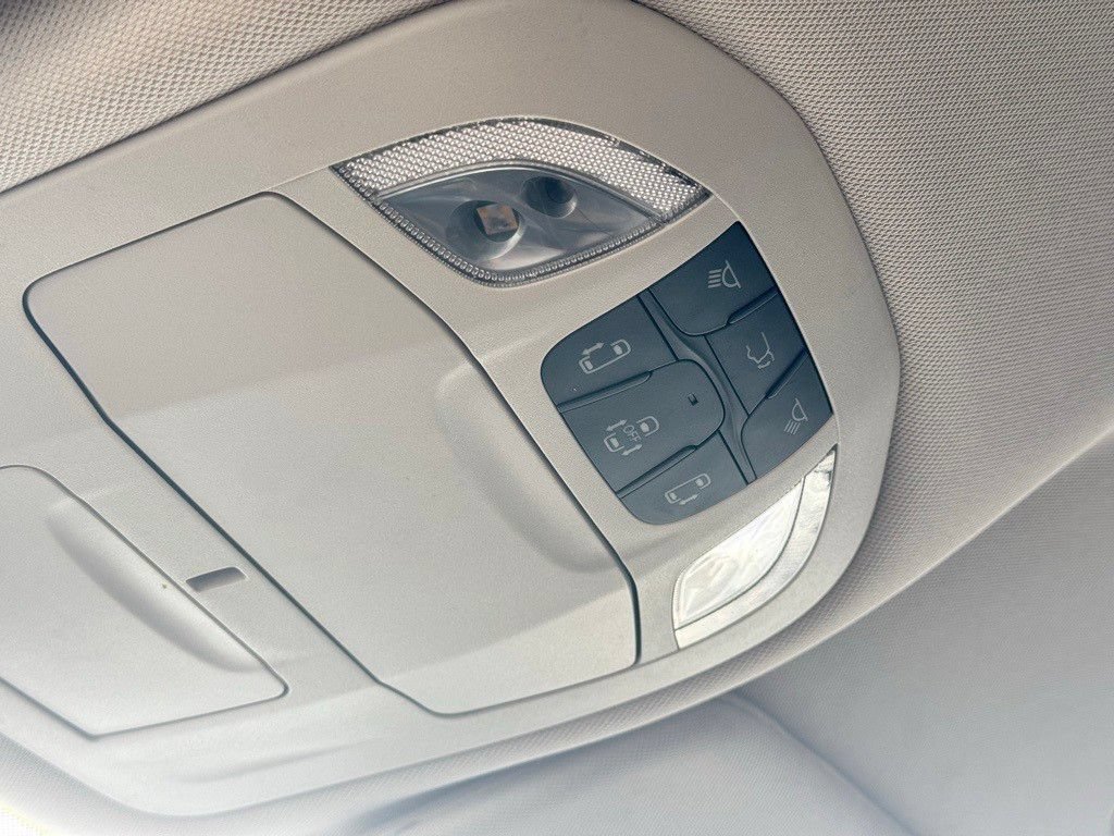 Used 2024 Chrysler Pacifica Touring-L FWD image 29