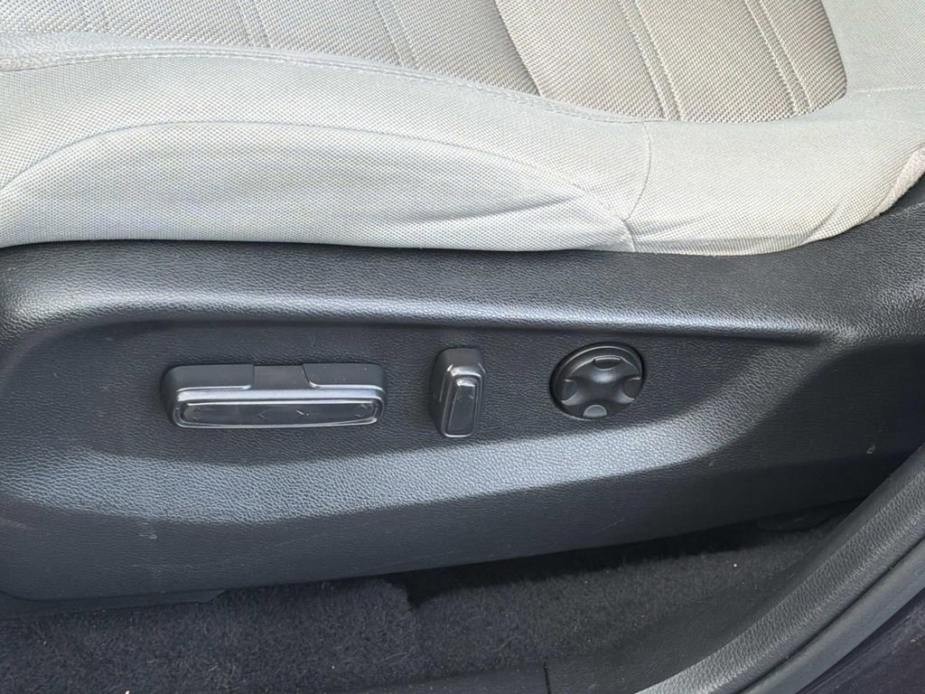 Used 2018 Honda CR-V EX image 21