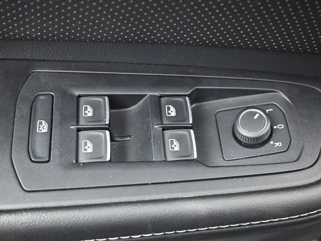 Used 2024 Volkswagen Atlas Cross Sport SE AWD/4WD image 7