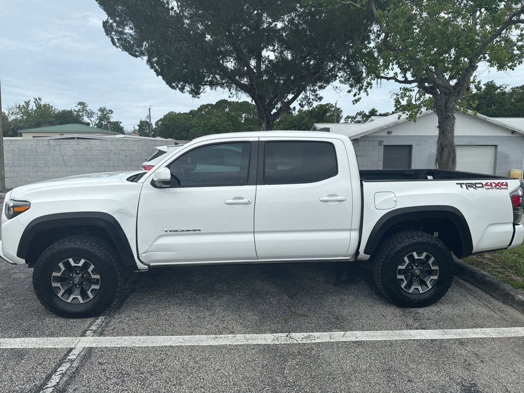 Used 2023 Toyota Tacoma TRD Off-Road w/ TRD Premium Off Road Package AWD/4WD image 3