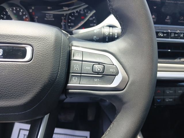 Used 2025 Jeep Compass Limited AWD/4WD image 19