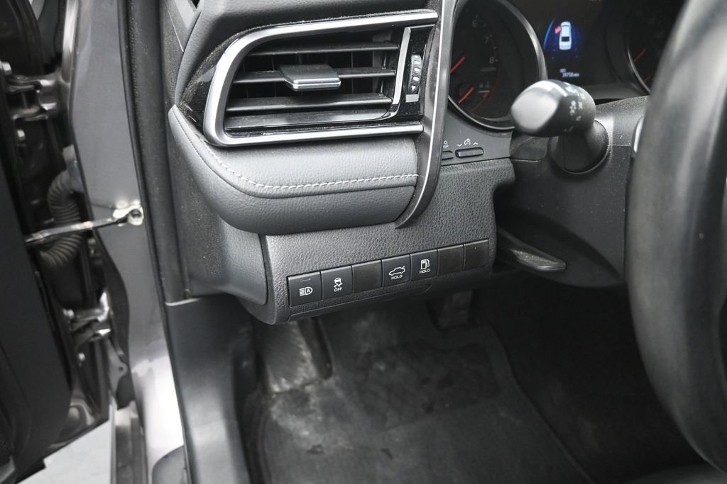 Used 2021 Toyota Camry XSE FWD image 13