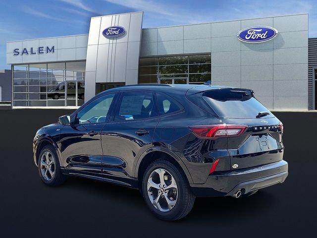 Certified 2024 Ford Escape ST-Line w/ Tech Pack #1 AWD/4WD image 4