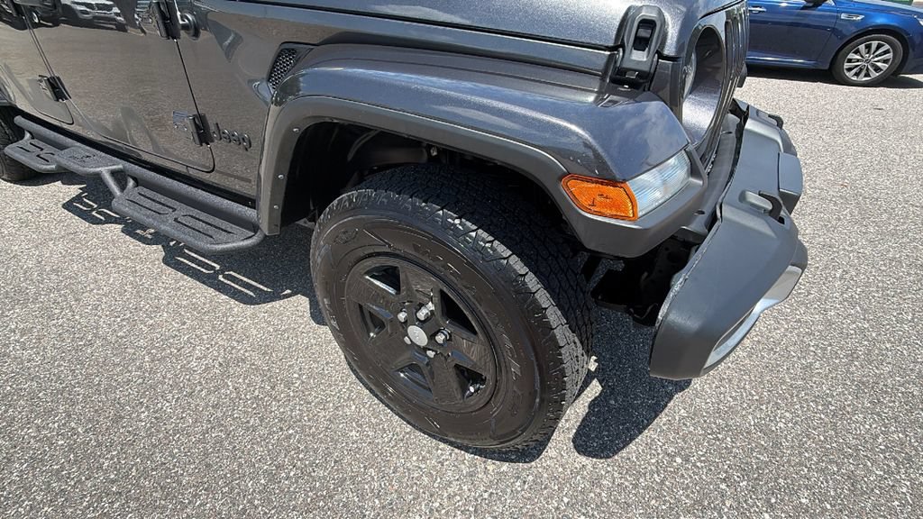 Used 2023 Jeep Gladiator Sport AWD/4WD image 10