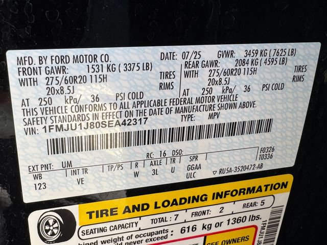 Certified 2025 Ford Expedition Active AWD/4WD image 9