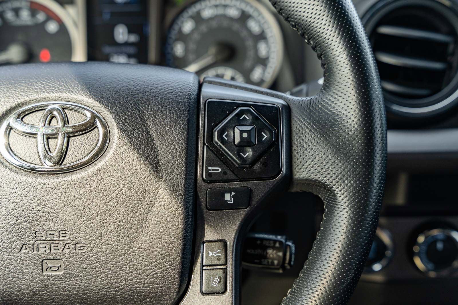 Used 2021 Toyota Tacoma TRD Off-Road AWD/4WD image 29