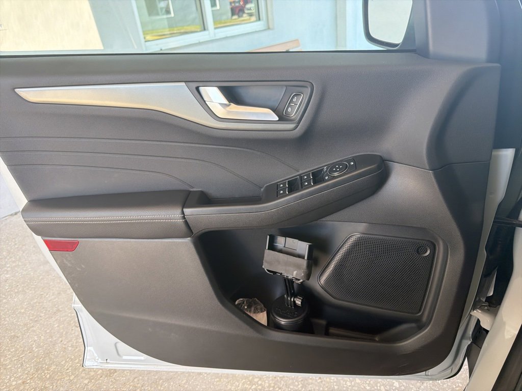 Certified 2026 Ford Escape SE image 11