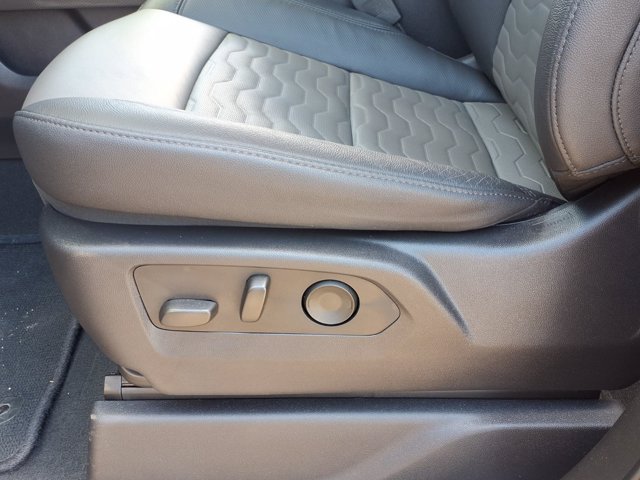 Used 2023 Chevrolet Silverado 1500 ZR2 w/ Technology Package AWD/4WD image 4