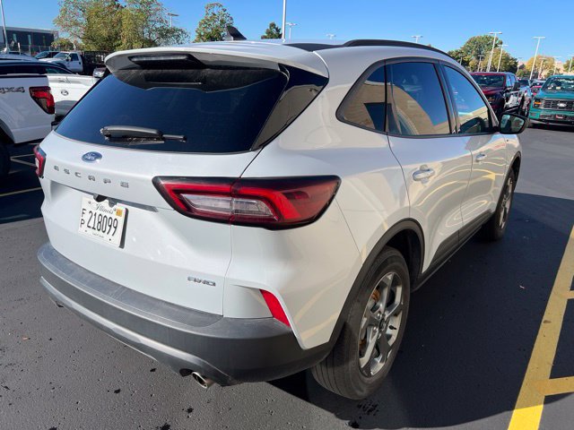 Certified 2025 Ford Escape ST-Line AWD/4WD image 2