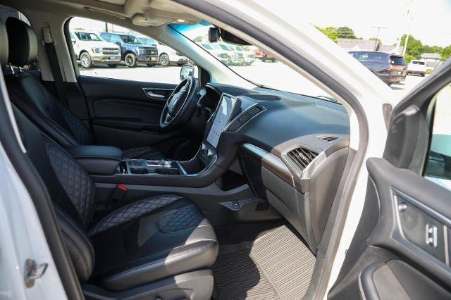 Certified 2024 Ford Edge Titanium w/ Equipment Group 301A AWD/4WD image 30