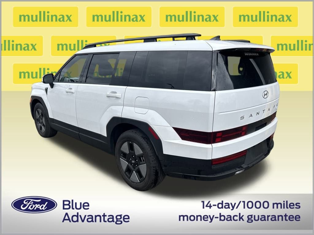 Used 2025 Hyundai Santa Fe SEL image 2