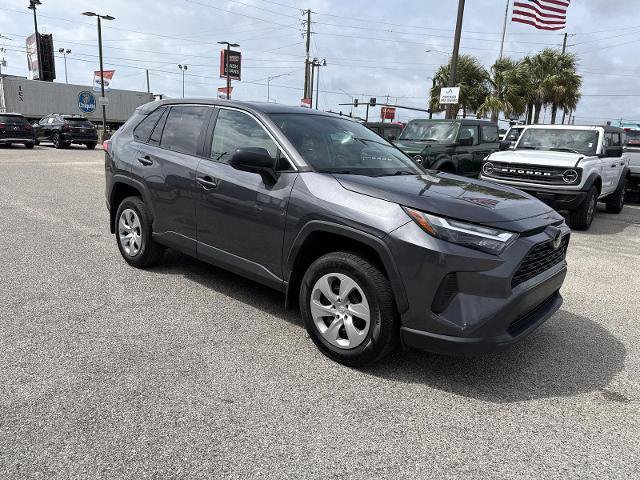 Used 2024 Toyota RAV4 LE AWD/4WD image 8