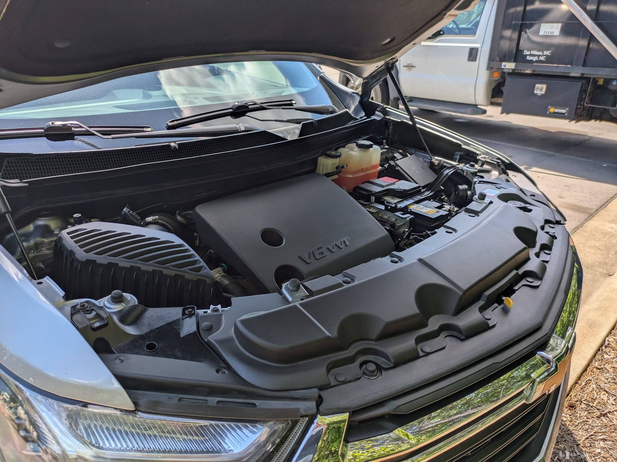 Used 2023 Chevrolet Traverse LS FWD image 36