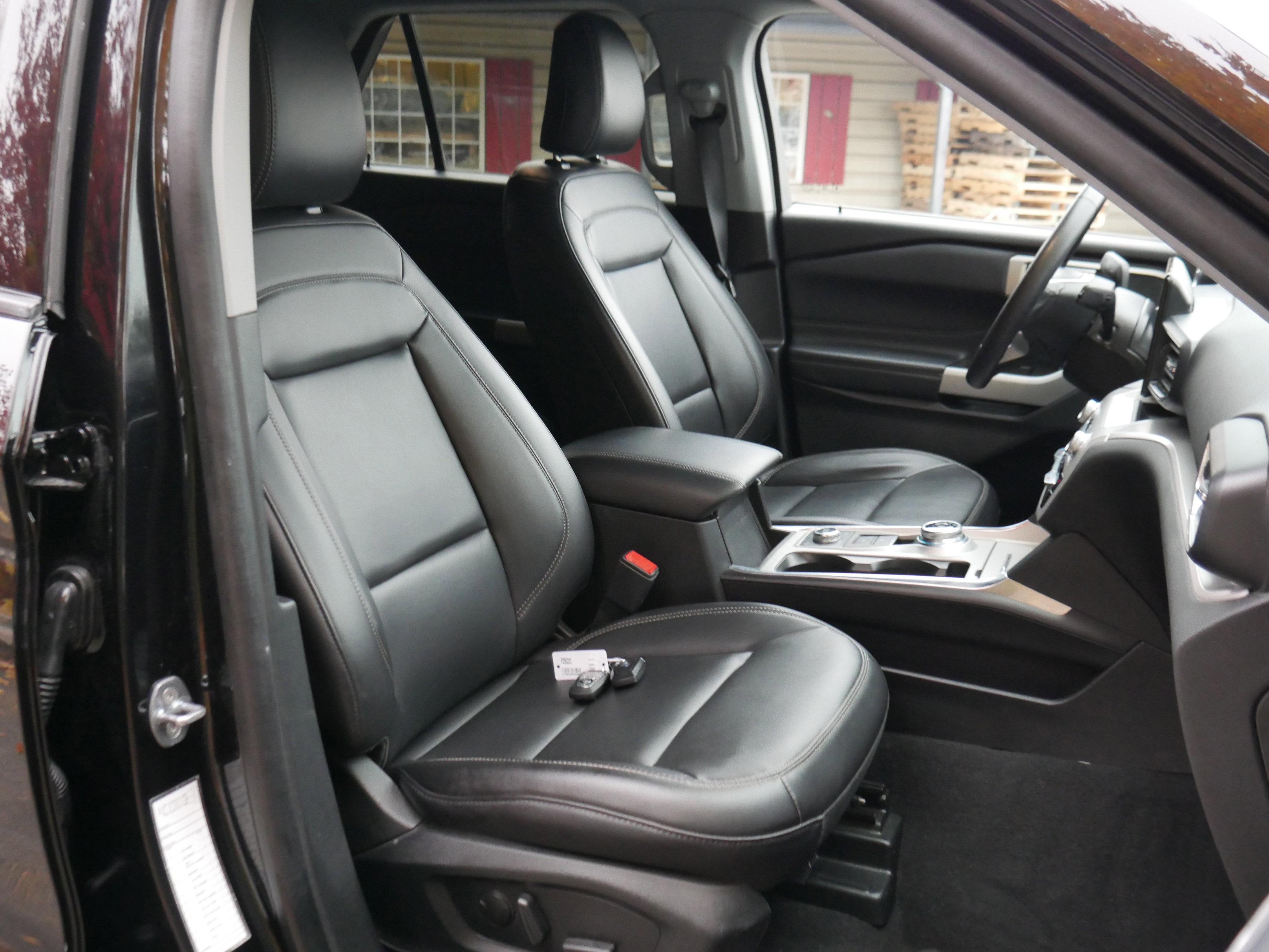 Certified 2024 Ford Explorer XLT w/ Equipment Group 202A image 28