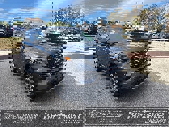 Certified 2022 Ford Explorer XLT w/ Equipment Group 202A image 14