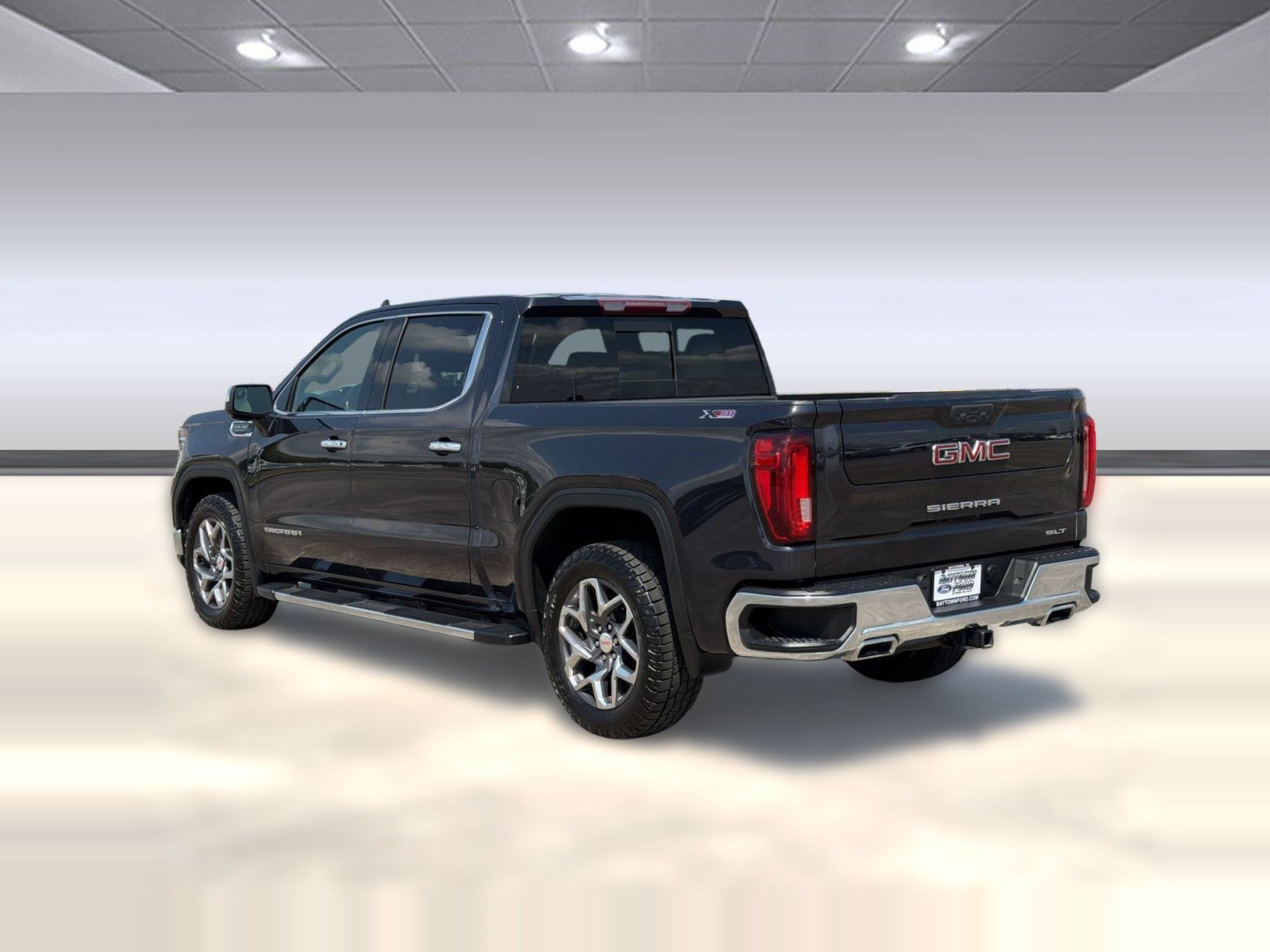 Used 2022 GMC Sierra 1500 SLT AWD/4WD image 3