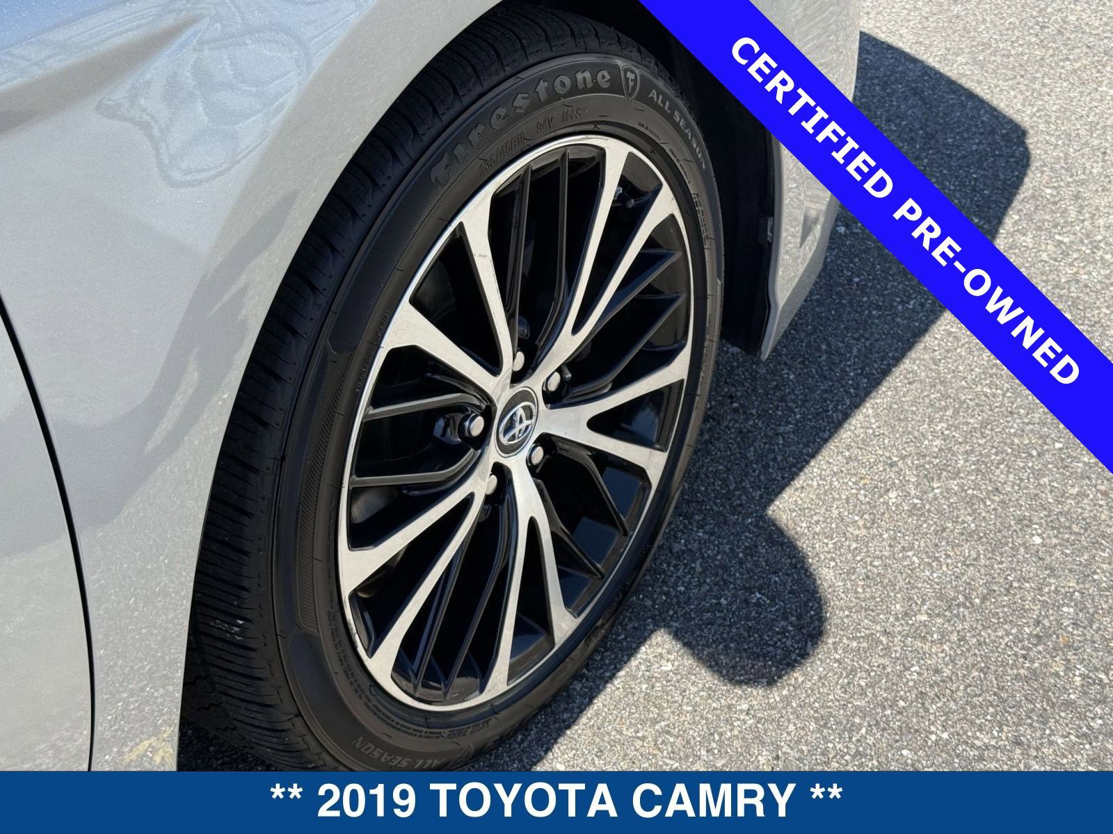 Used 2019 Toyota Camry SE image 12