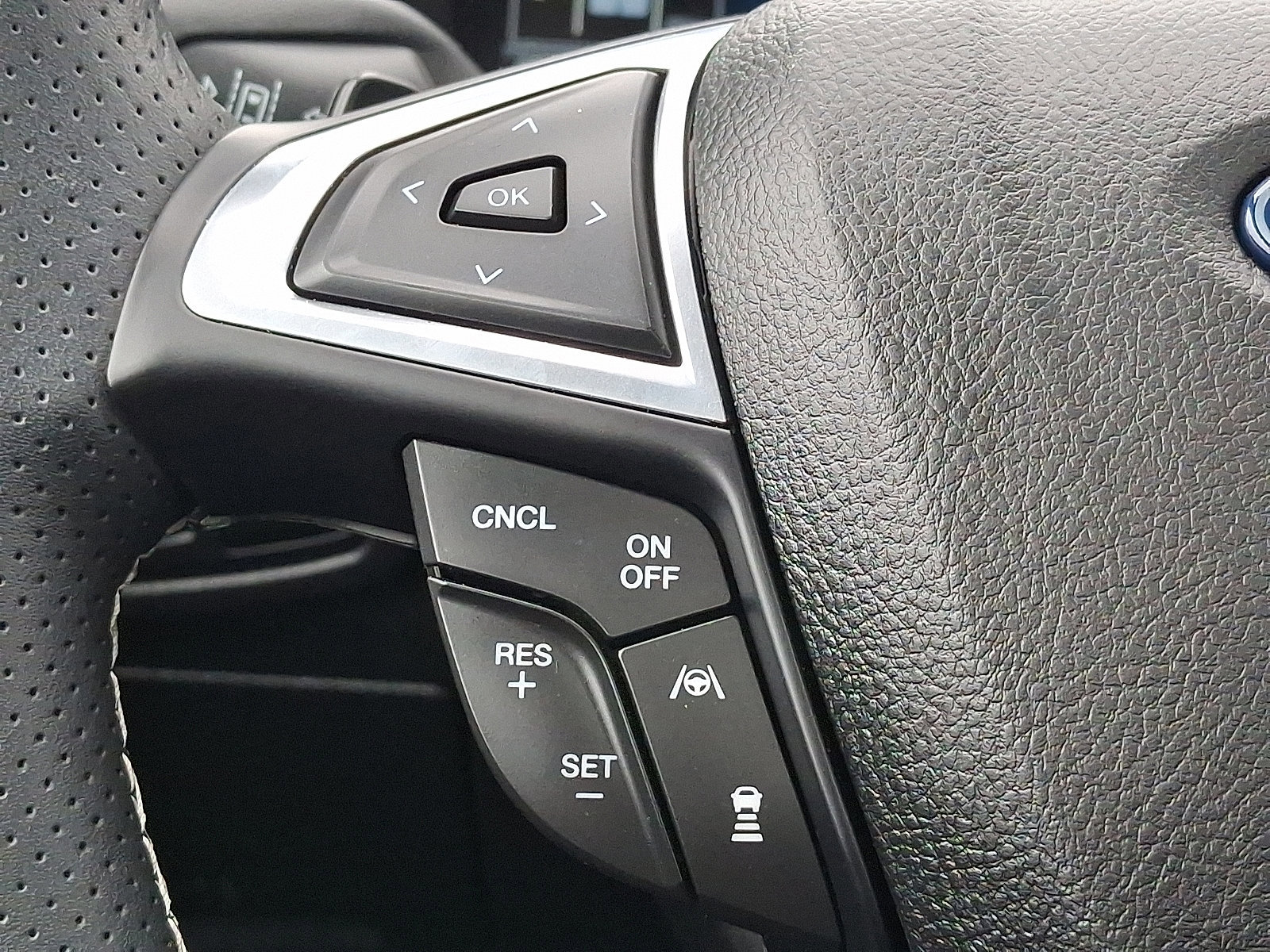 Certified 2024 Ford Edge ST w/ Equipment Group 401A image 21