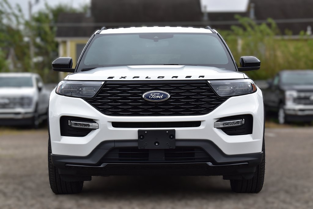 Certified 2023 Ford Explorer ST-Line AWD/4WD image 2