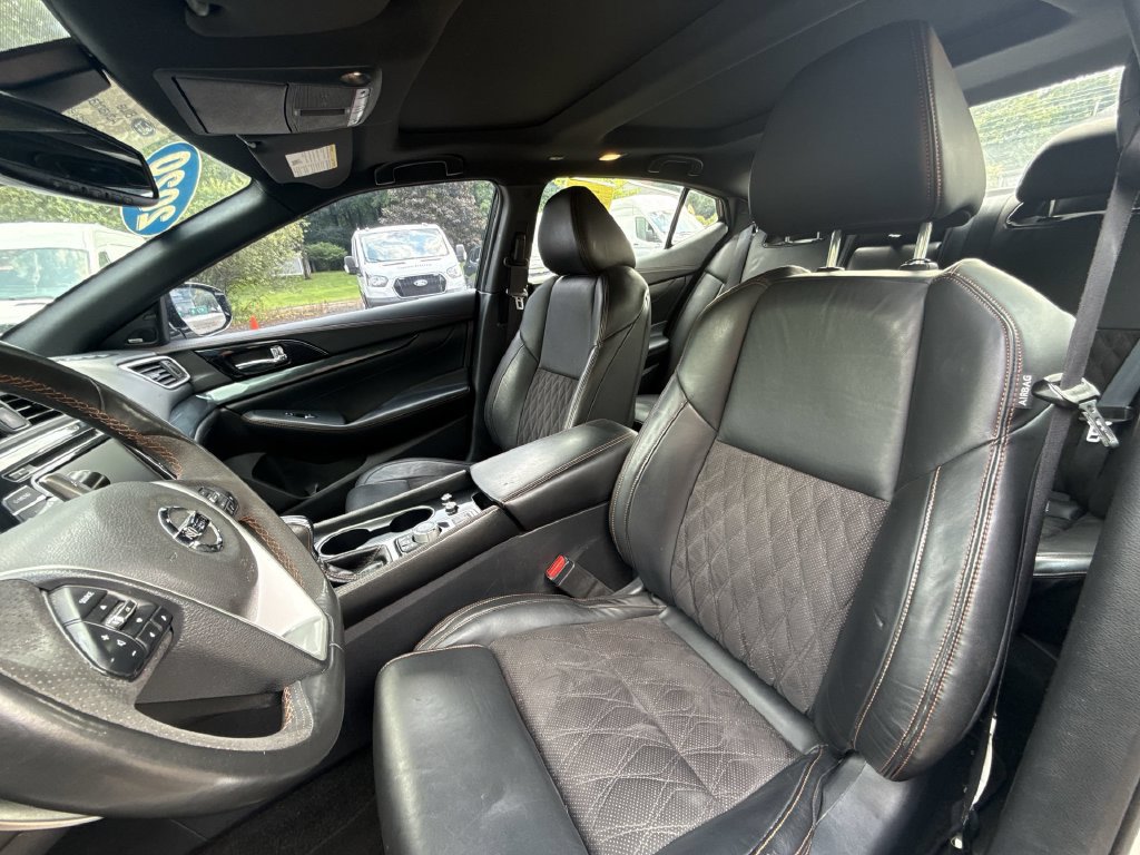 Used 2020 Nissan Maxima SR w/ Sport Mat Group FWD image 11