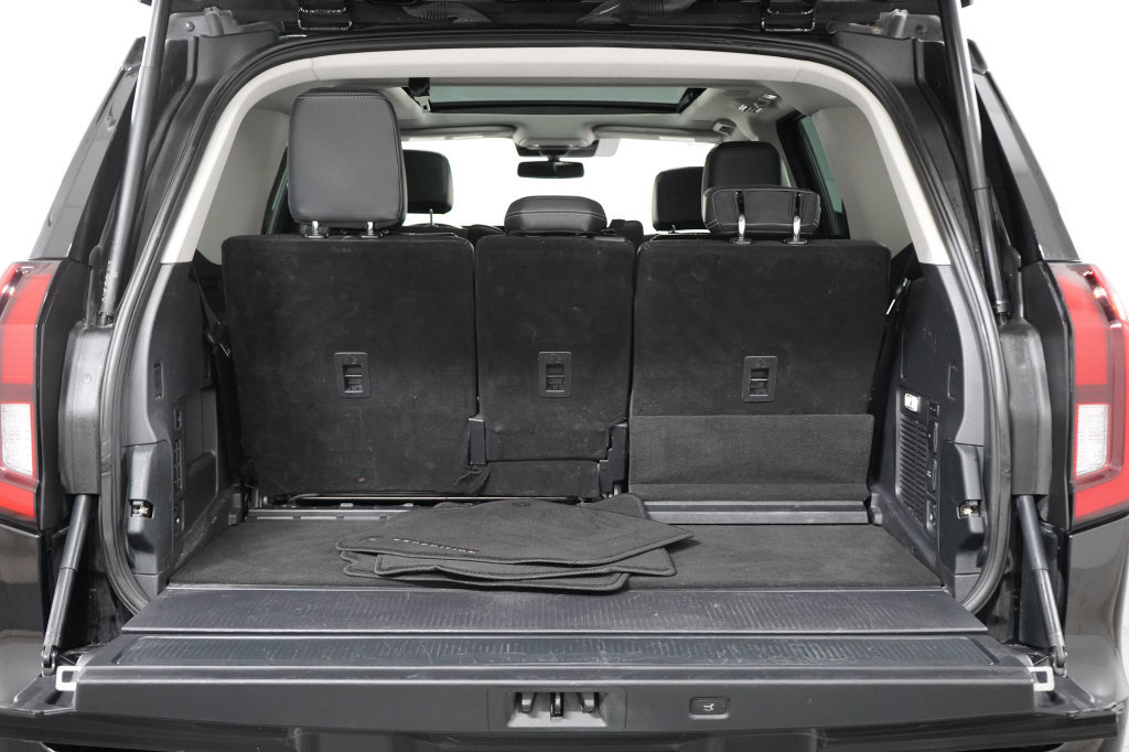 Certified 2025 Ford Expedition Platinum w/ Driver's Package AWD/4WD image 36