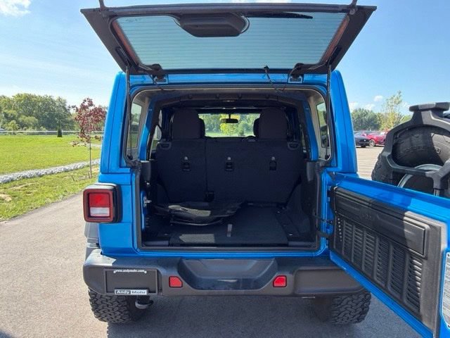 Used 2022 Jeep Wrangler Unlimited Sport w/ Xtreme Recon 35" Tire Package AWD/4WD image 9