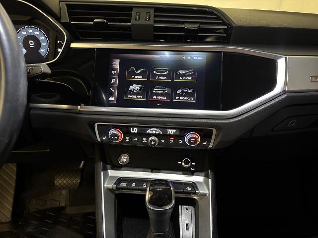Used 2020 Audi Q3 2.0T Premium w/ Convenience Package AWD/4WD image 23