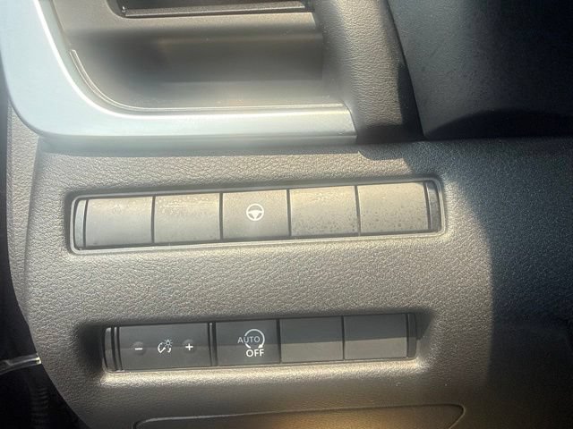 Used 2023 Nissan Rogue SV AWD/4WD image 18