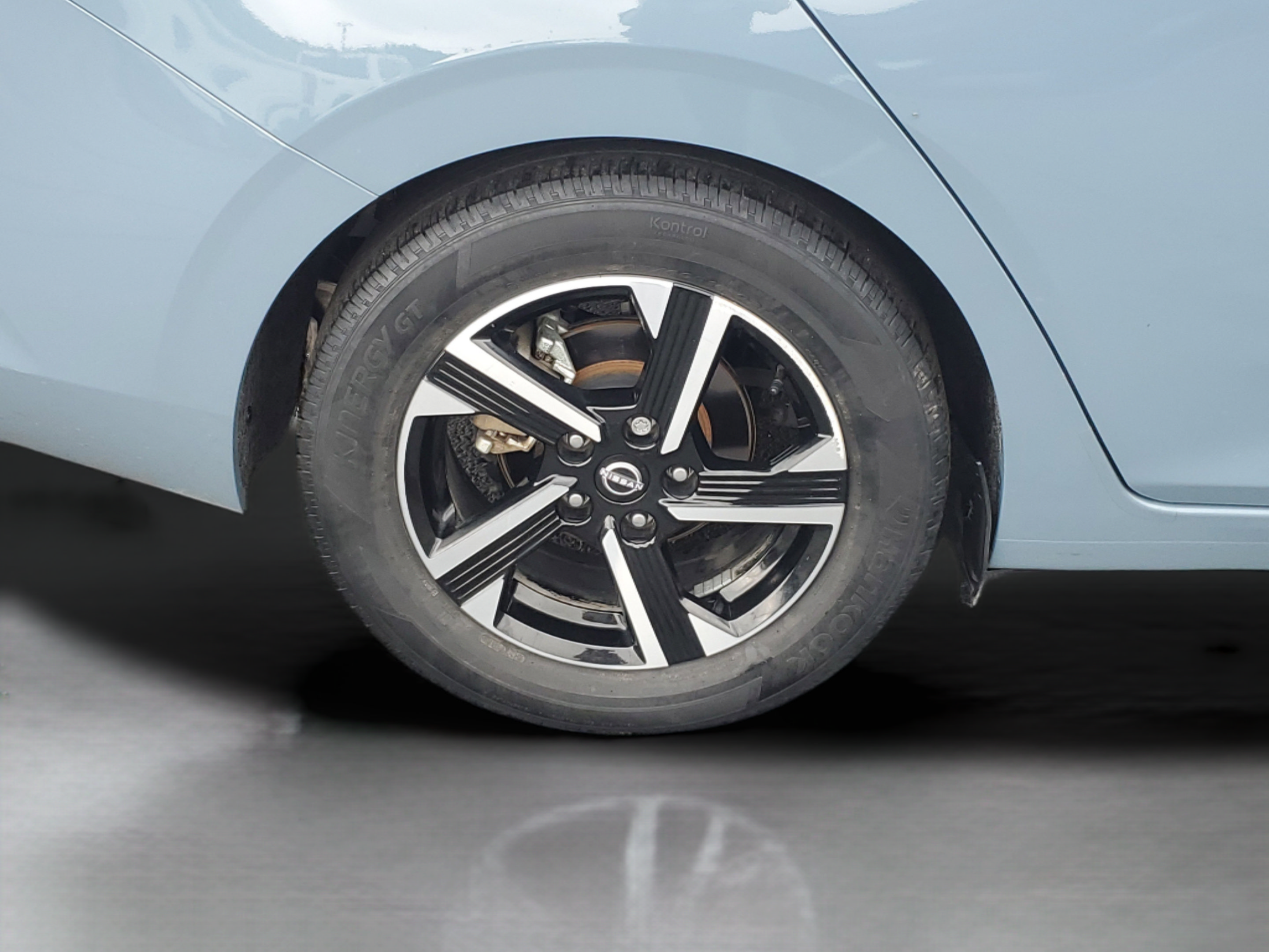 Used 2024 Nissan Sentra SV FWD image 30